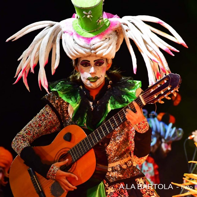 desfile 159